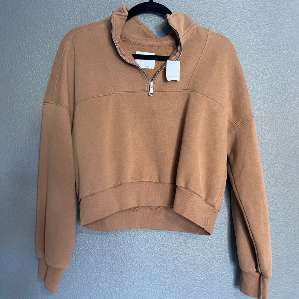 NWT! Abercrombie & Fitch Women’s Essential Mini Sunday Half-Zip Crop Sweatshirt